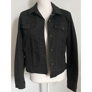 Levi’s • Cropped Classic Black Denim Jacket